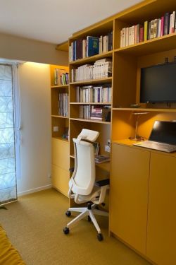 Réalisation de plusieurs meubles sur mesures pour un appartement à Rennes. Avec un bureau, un...