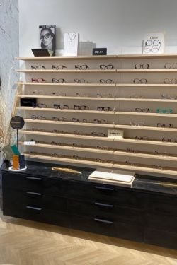 Réalisation de plusieurs meubles présentoirs pour un magasin d'opticien sur Rennes @lunea_rennes...