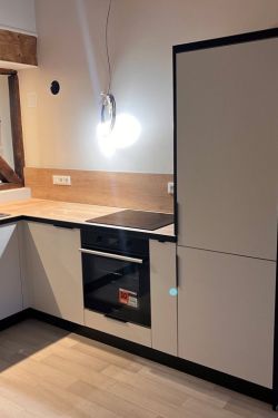 Création d'une cuisine, d'un meuble d'entrée et d'une salle de bain pour ce duplex dans le centre...