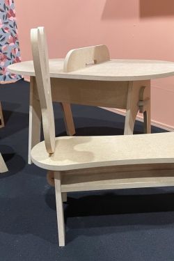 ACN crée et fabrique non seulement des meubles sur-mesure pour agencer vos espaces professionnels...