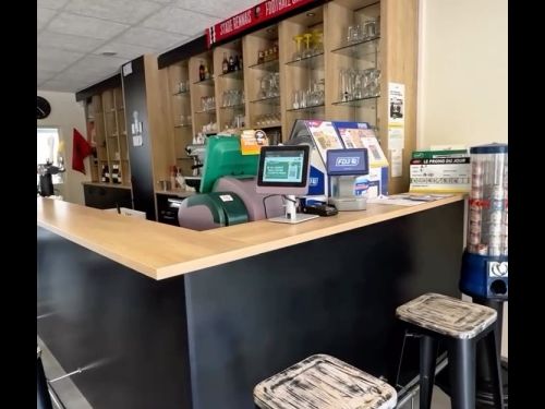 Nouvelle réalisation ✨

À Saint-Gilles, le PMU a fait peau neuve avec un agencement sur-mesure...