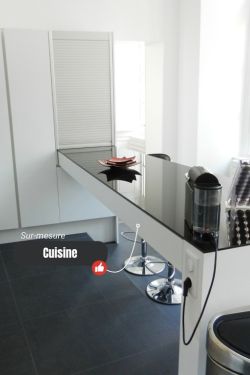 🔍 Zoom sur nos réalisations pour les particuliers

Cuisines aménagées, bibliothèques, bureaux,...