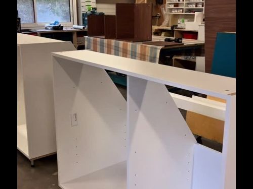 Meuble sous rampant sur-mesure ✨

Pour optimiser l’espace du grenier de nos clients, nous avons...