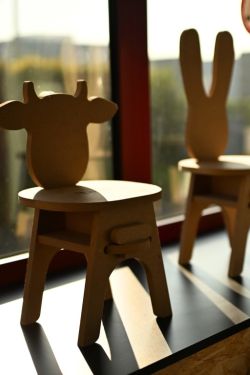 🪑 Du mobilier ludique et sur-mesure pour les enfants !

4 pattes, le mobilier pour enfants qui...