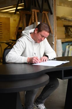 Bureau sur mesure disponible à la vente 💼

Nous avons réalisé un bureau élégant et fonctionnel,...
